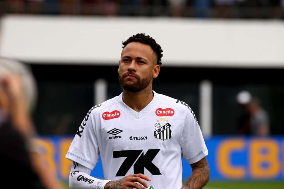 Neymar Jr jogador do Santos durante partida contra o Fortaleza no estadio Vila Belmiro pelo campeonato Brasileiro A 2025.
