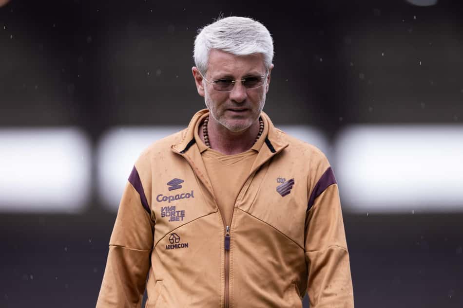 Odair Hellmann Ferroviária-SP Athletico