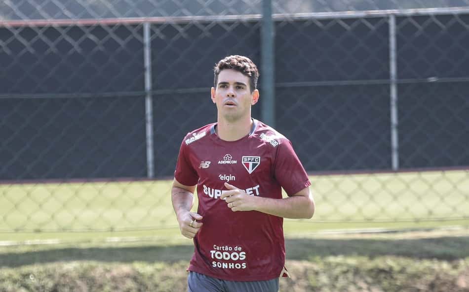 Torcedores do São Paulo mandam mensagens de apoio a Oscar: 'Melhoras'