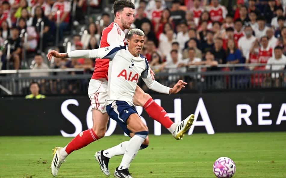 Tottenham vence Arsenal por 1 a 0 em amistoso de pré-temporada (Foto: Peter PARKS / AFP)