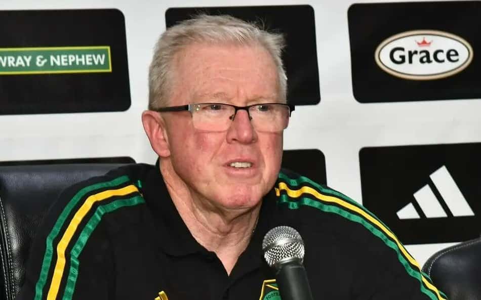 Técnico pede demissão após seleção não se classificar para a Copa