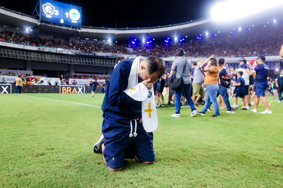 Torcedor do Remo durante conquista do acesso à Série A do Brasileirão
