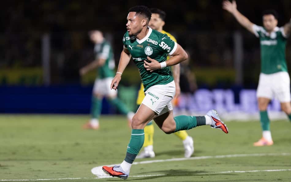 Torcedores se impressionam com golaço de Vitor Roque em Mirassol x Palmeiras: 'Vou tatuar'