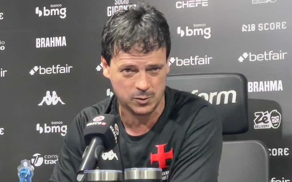 Diniz valoriza atuação do Vasco após derrota em casa: 'Dominante'