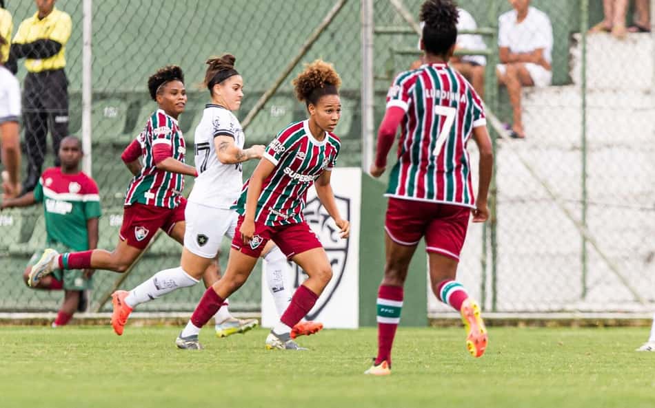 Joia do Fluminense estreia no profissional e ganha valorização contratual