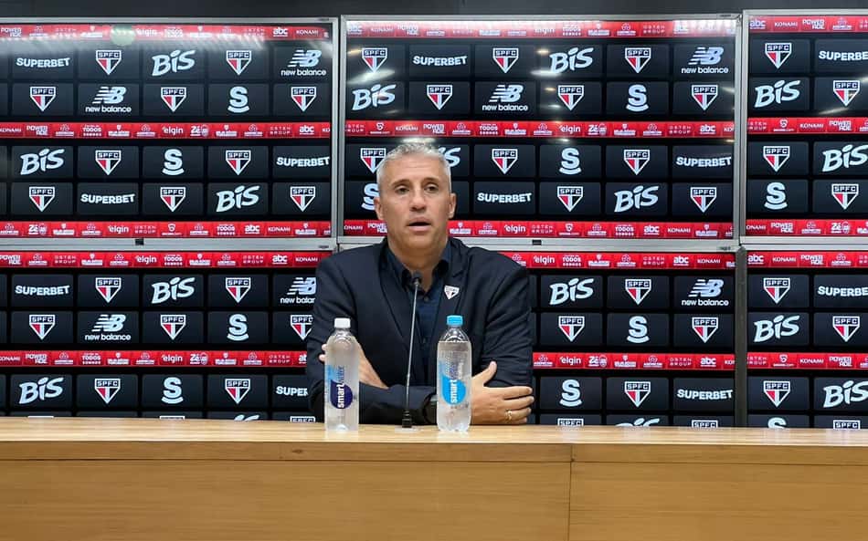 Coletiva de Hernán Crespo após São Paulo e RB Bragantino, na Vila Belmiro