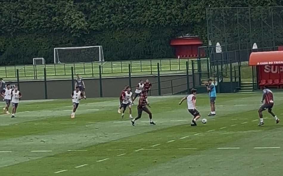 Com gol de promessa, São Paulo faz jogo-treino com Sub-17; veja detalhes