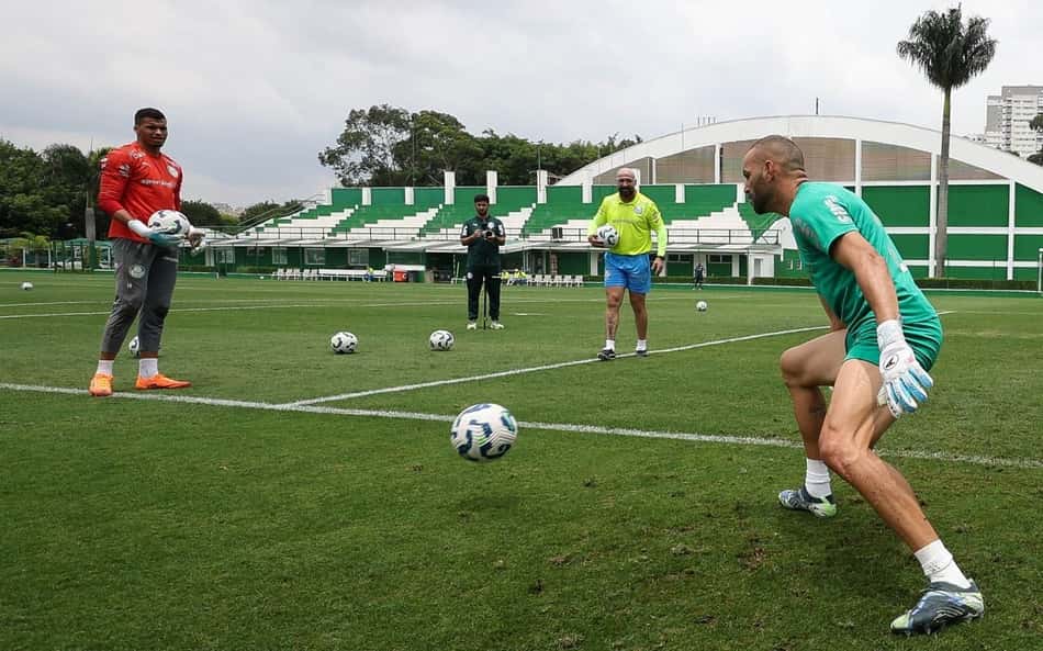 Escalação do Palmeiras: elenco ganha reforços, e Weverton treina com o com grupo