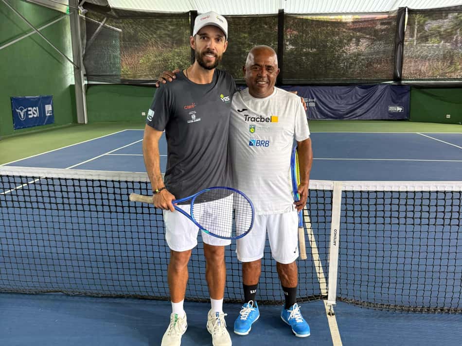 Guilherme Teixeira, técnico de João Fonseca, e Léo Butija (Arquivo pessoal)