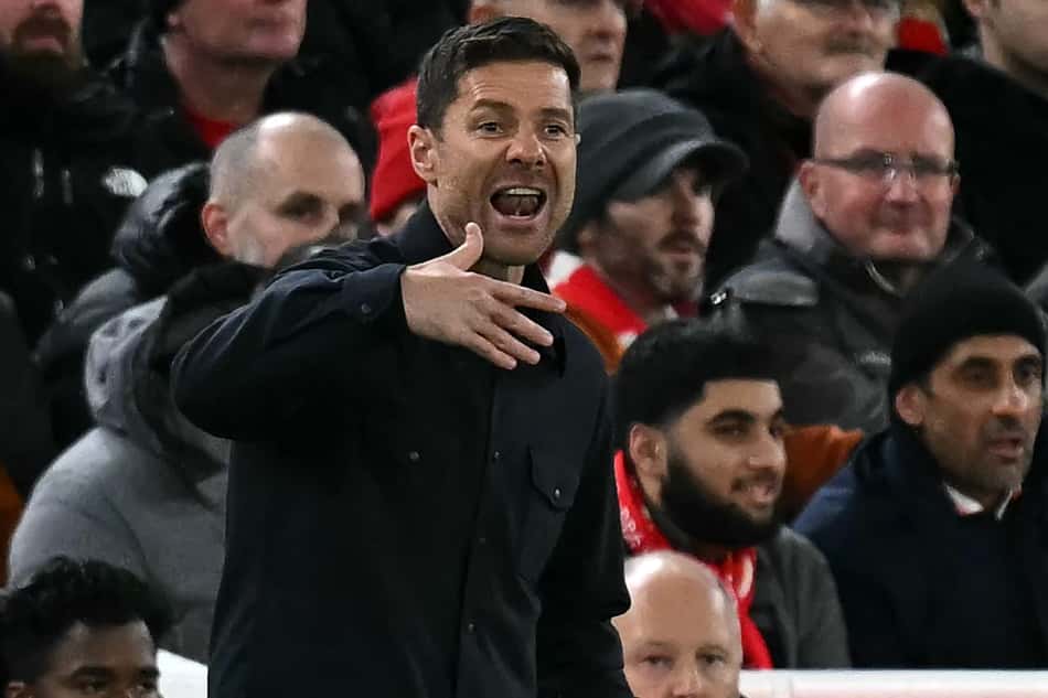 Xabi Alonso no comando do Real Madrid contra o Liverpool, na Champions League