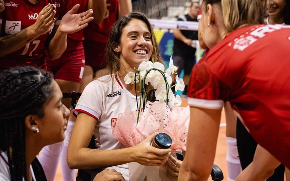 Tijuca dedica primeira vitória na Superliga à atleta baleada nas costas
