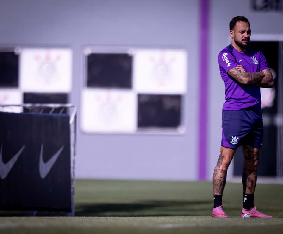 Corinthians Maycon retorna ao treino e inicia transição física