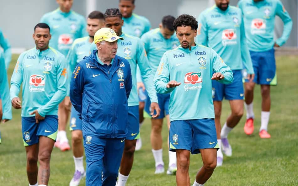 Carlo Ancelotti com o capitão Marquinhos; Seleção deixa a Granja Comary