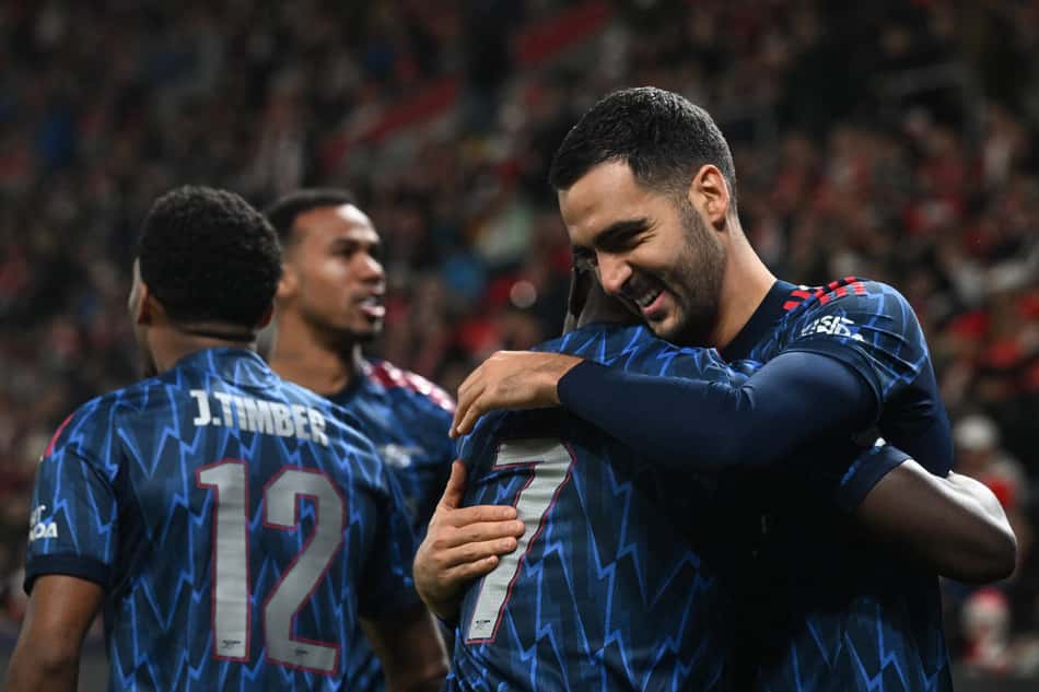 Mikel Merino e Bukayo Saka comandaram a vitória do Arsenal sobre o Slavia Praga na Champions League (Foto: Michal Cizek / AFP)