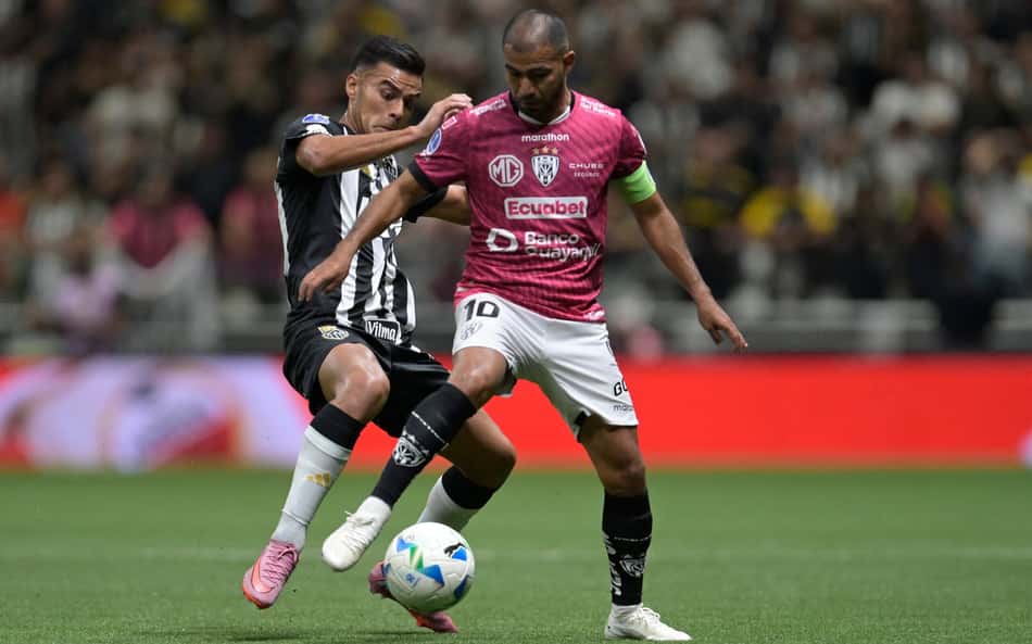 Fausto Vera em ação em Atlético-MG x Independiente del Valle na Arena MRV pela semifinal da Sul-Americana
