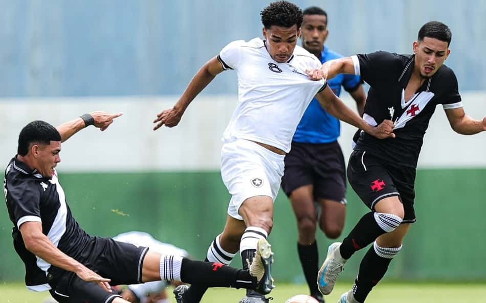 Vídeo: Botafogo Sub-20 é campeão sobre o Vasco; jogo termina em confusão