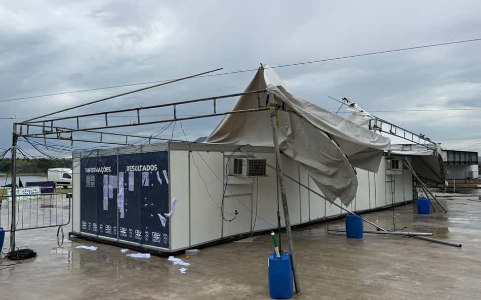 Chuva e ventania no Rio causam transtornos ao Brasileiro de Canoagem. Veja fotos