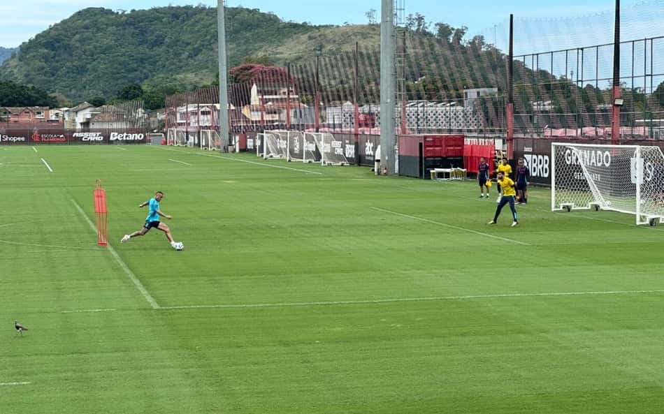Com retornos importantes, Flamengo divulga relacionados para enfrentar o São Paulo