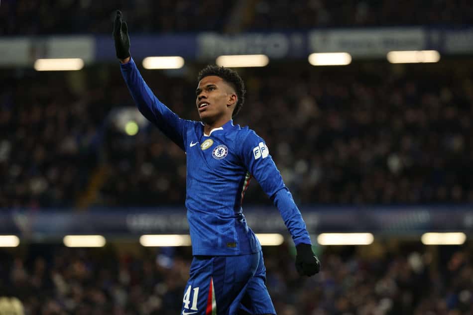 Com golaço de Estêvão, o Chelsea venceu o Barcelona por 3 a 0, pela Champions League (Foto: Adrian Dennis / AFP)