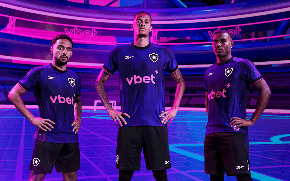 Botafogo lança uniforme inspirado em jogos eletrônicos da década de 1990; veja