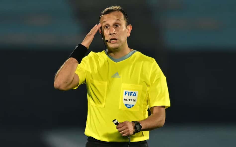 'Novato' em decisões: conheça o árbitro que apitará final da Libertadores entre Palmeiras e Flamengo