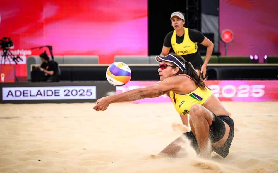 Duda e Ana Patrícia no Mundial de Vôlei de Praia 2025 (Foto: Volleyball World)