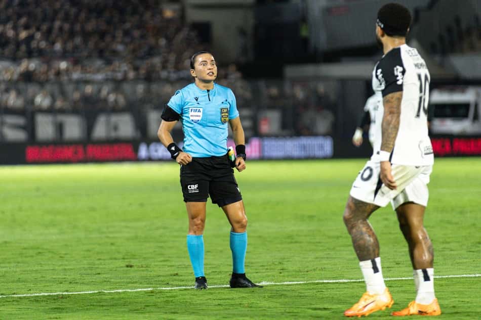 Edina Alves viveu polêmicas entre Red Bull Bragantino x Corinthians (Foto: Vitor Vidal/Agencia F8/Gazeta Press)
