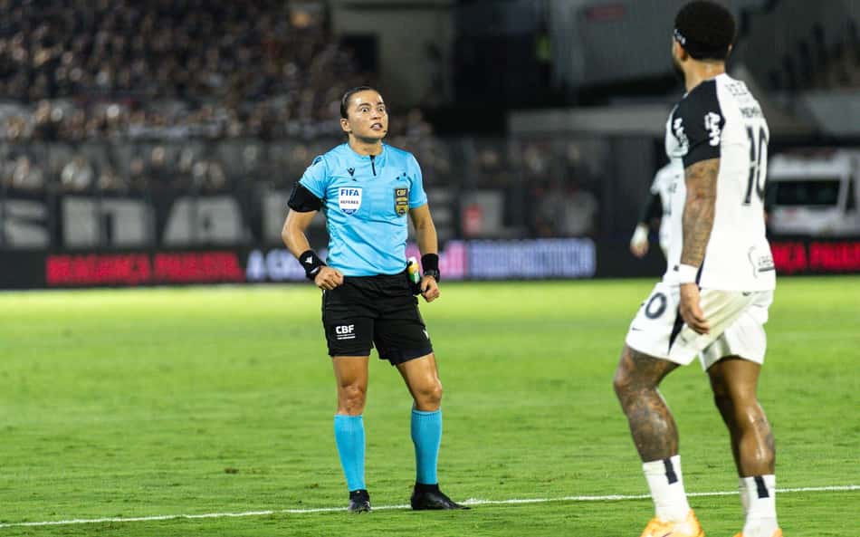 Edina Alves durante Bragantino x Corinthians (Foto: Vitor Vidal/Agência F8/Gazeta Press)