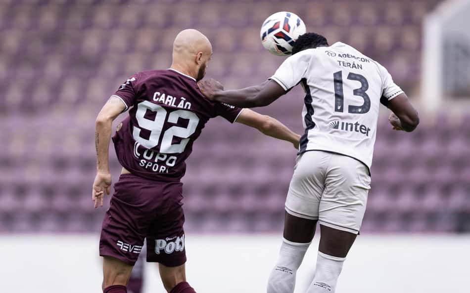 Série B: Athletico vira no fim, vence a Ferroviária-SP e mantém chance de título
