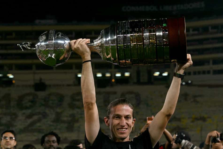 Filipe Luís conquistou mais uma Libertadores pelo Flamengo, agora como técnico