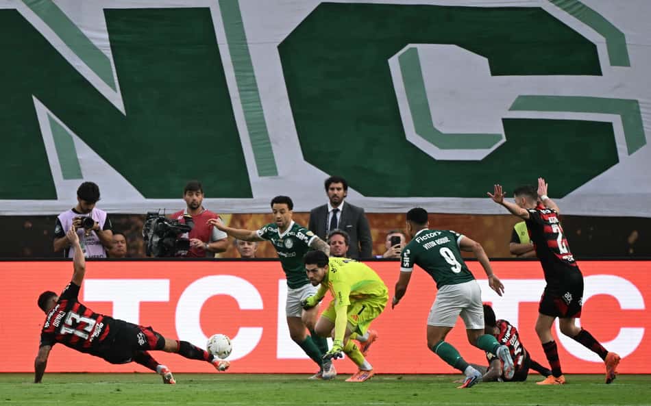 Jornalistas não perdoam arbitragem em polêmica de Palmeiras x Flamengo: 'Grave'
