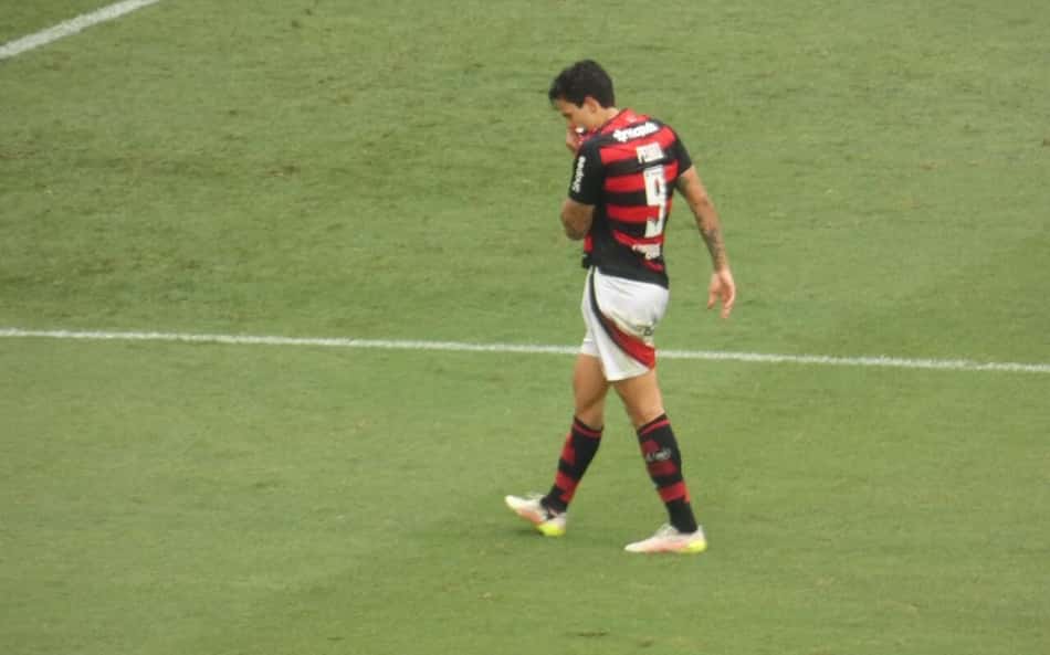 Pedro, do Flamengo, se manifesta após confirmação de lesão