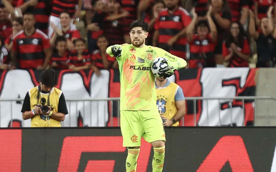 Atitude de Rossi após falha grave em Fluminense x Flamengo repercute