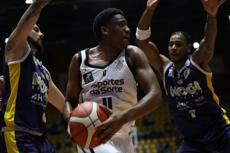 Corinthians e Mogi fizeram uma partida equilibrada pelo NBB (Divulgação)