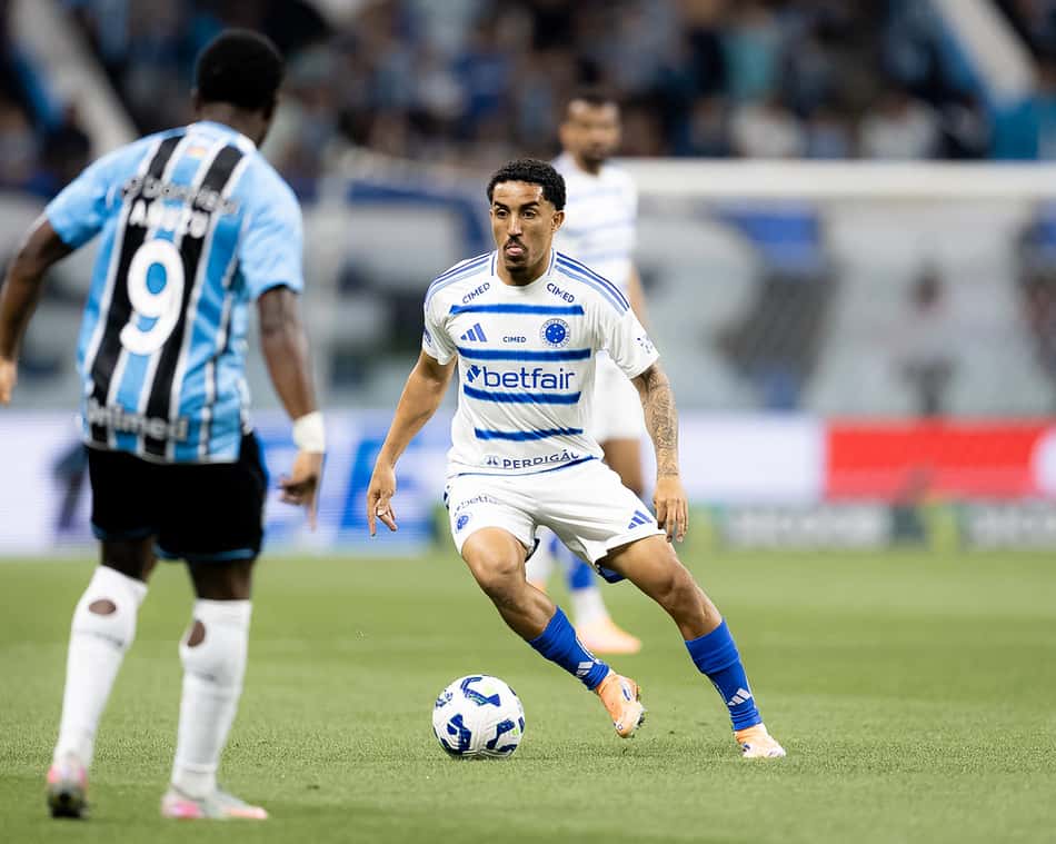 Grêmio x Cruzeiro se enfrentam na Arena do Grêmio (Foto: Lucas Bubols / Cruzeiro)