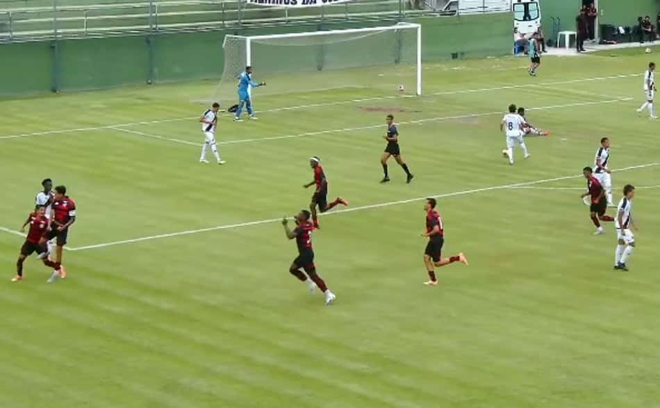 Flamengo venceu o Vasco na Copa Rio Sub-17 (Foto: Reprodução/Vasco TV)