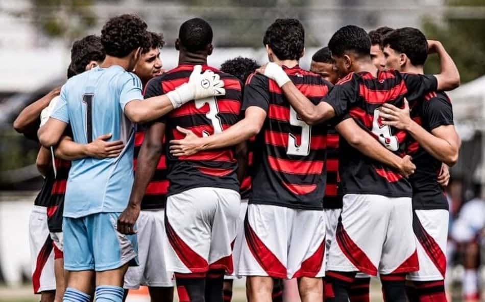 Flamengo bate o Vasco nos pênaltis e é campeão da Copa Rio Sub-17