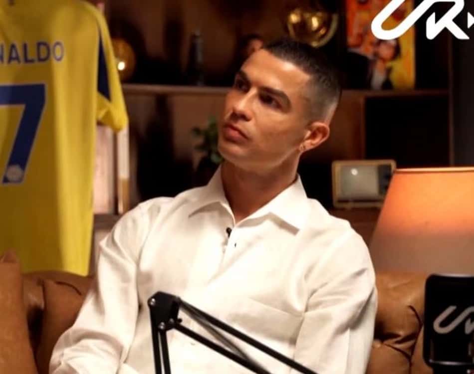Cristiano Ronaldo deu entrevista para o jornalista britânico Piers Morgan (Foto: Reprodução)