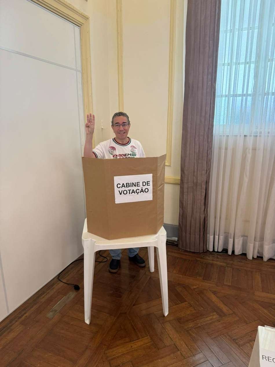 Ademar Arrais vota nas eleições do Fluminense (Foto: Divulgação)