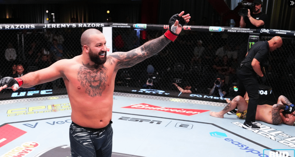 O brasileiro Max Gimenis acabou nocauteado no primeiro round pelo anfitrião Josh Hokit (Divulgação)