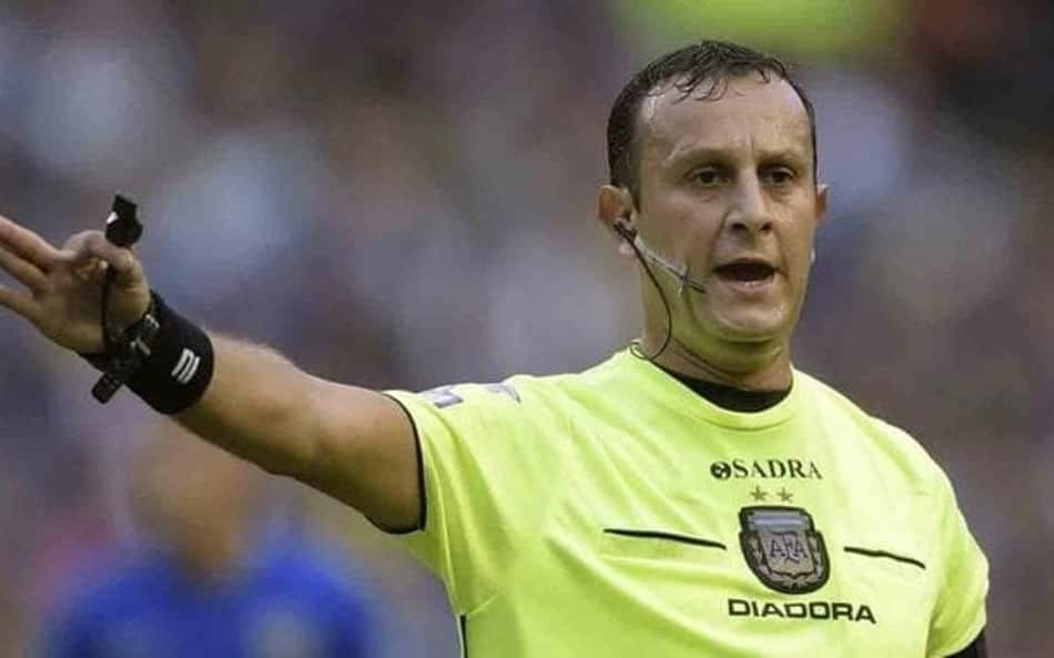 Decisão da arbitragem na final entre Palmeiras x Flamengo revolta torcida: 'Totalmente'