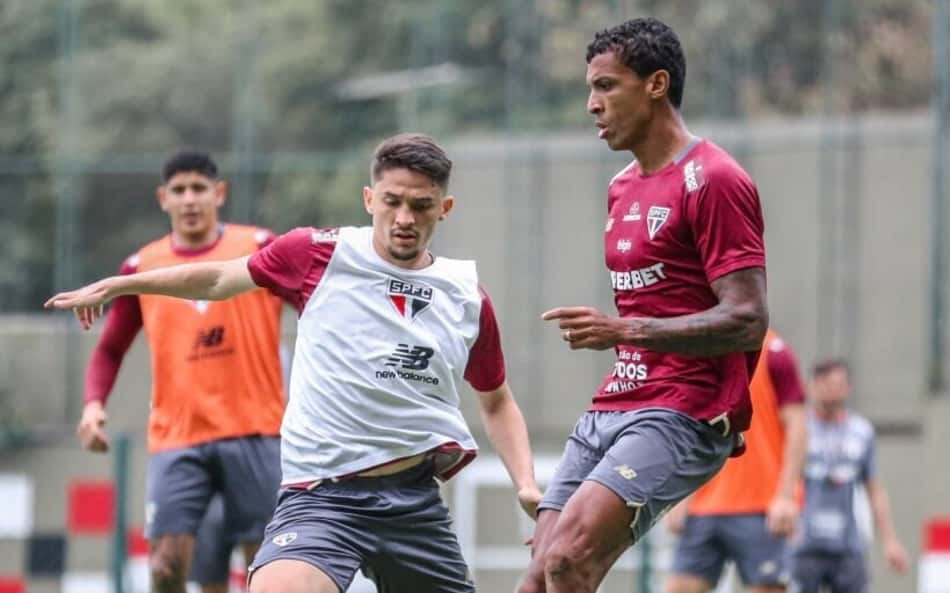 De olho no Corinthians, São Paulo se reapresenta e terá reforço para clássico