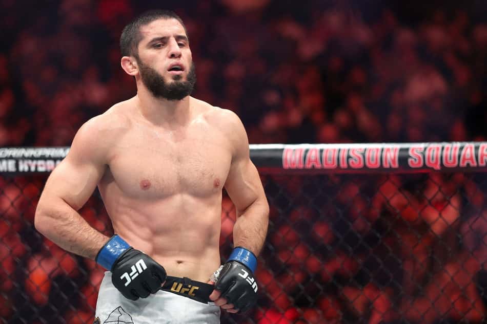 Islam Makhachev vence Jack Della Maddalena no UFC 322 (Foto: Ishika Samant/Getty Images/AFP)