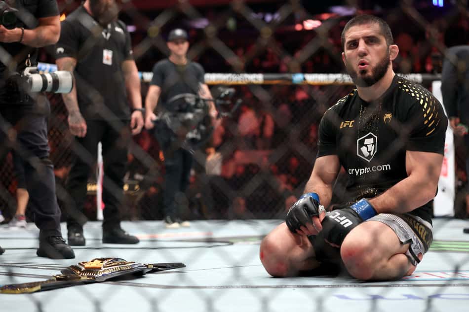 Islam Makhachev vence Jack Della Maddalena no UFC 322 (Foto: Ishika Samant/Getty Images/AFP)