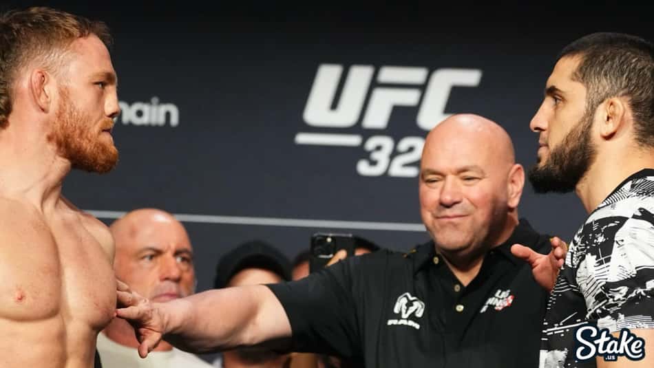 Última encarada entre Jack Della Maddalena e Islam Makhachev antes do UFC 322 (Foto: Reprodução/X/UFC)