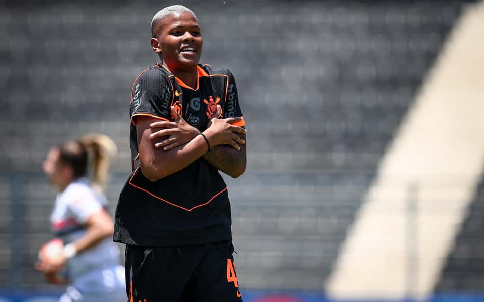 Corinthians vence o São Paulo e dispara na liderança do Paulistão Feminino