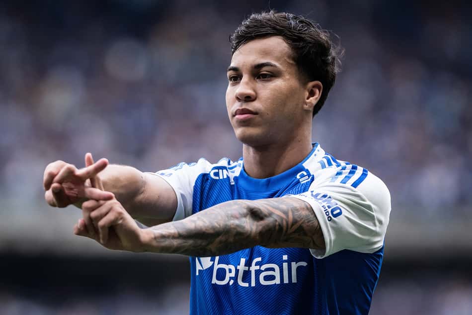 Kaio Jorge celebra gol pelo Cruzeiro na partida contra o Vitória, válida pelo Brasileirão de 2025, no Mineirão (Foto: Gustavo Aleixo/Cruzeiro)