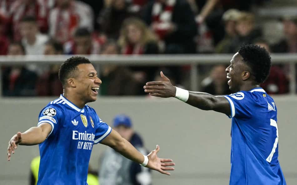 Mbappé elogia Vini: 'Acho horrível um lateral ter que enfrentá-lo'