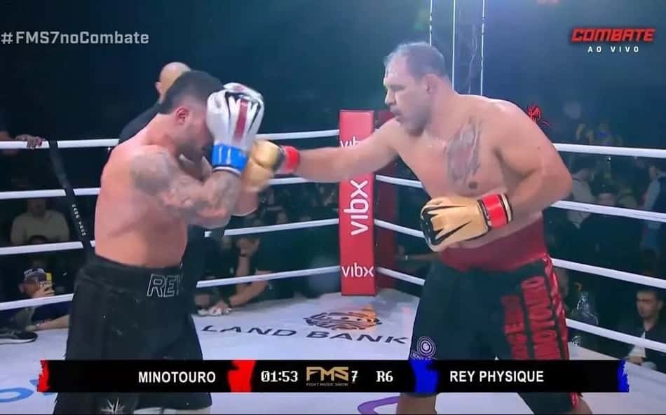 Minotouro 'brinca' e nocauteia Rey Physique no Fight Music Show