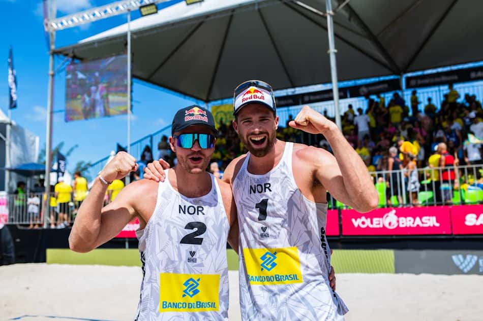 Mol e Sørum na etapa de Saquarema do Elite 16 (Foto: Volleyball World)